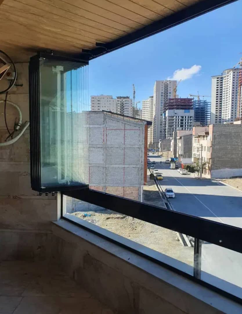 شیشه بالکن ریلی و شیشه بالکنی کشویی